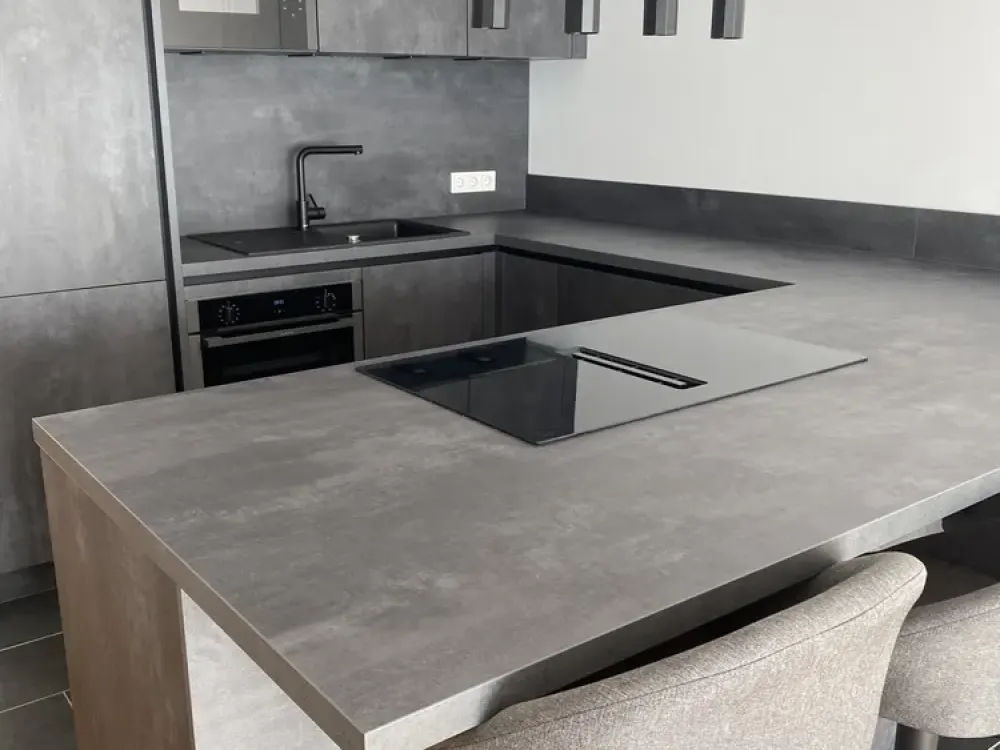 New Build 2023: Bright 2-Room Apartment with Balcony, Fitted Kitchen and Underground Parking Space