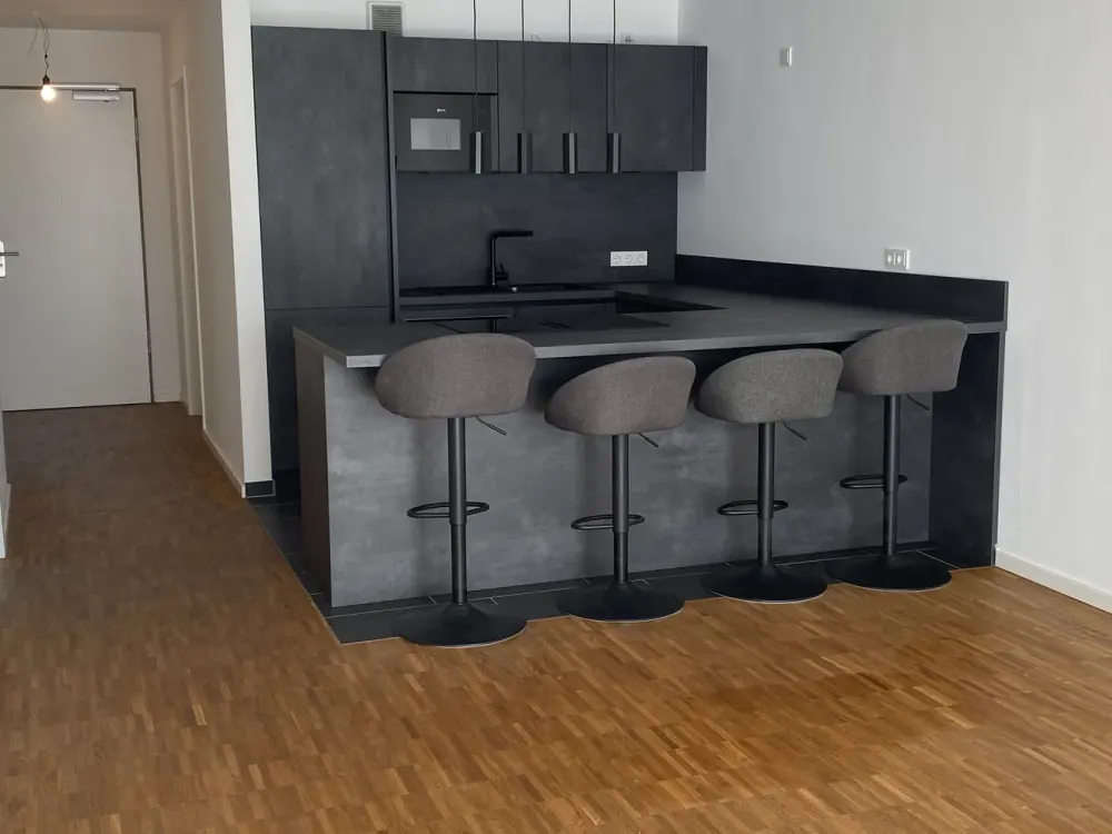New Build 2023: Bright 2-Room Apartment with Balcony, Fitted Kitchen and Underground Parking Space