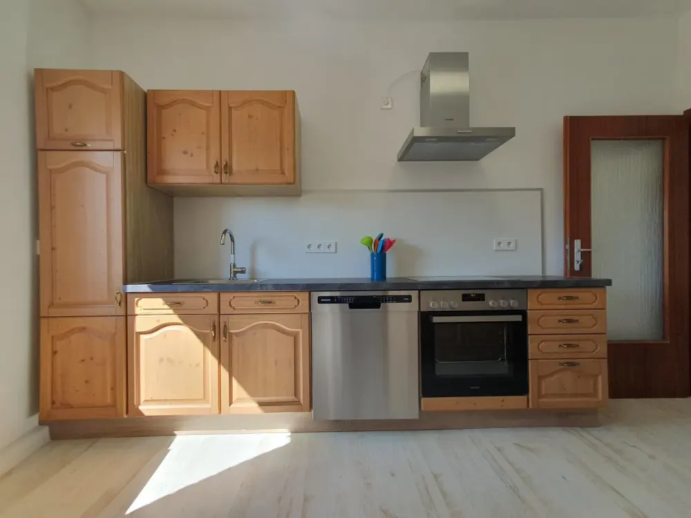 Dreamily Furnished 6-Room Apartment with 2 Bathrooms (Suitable for Shared Living)