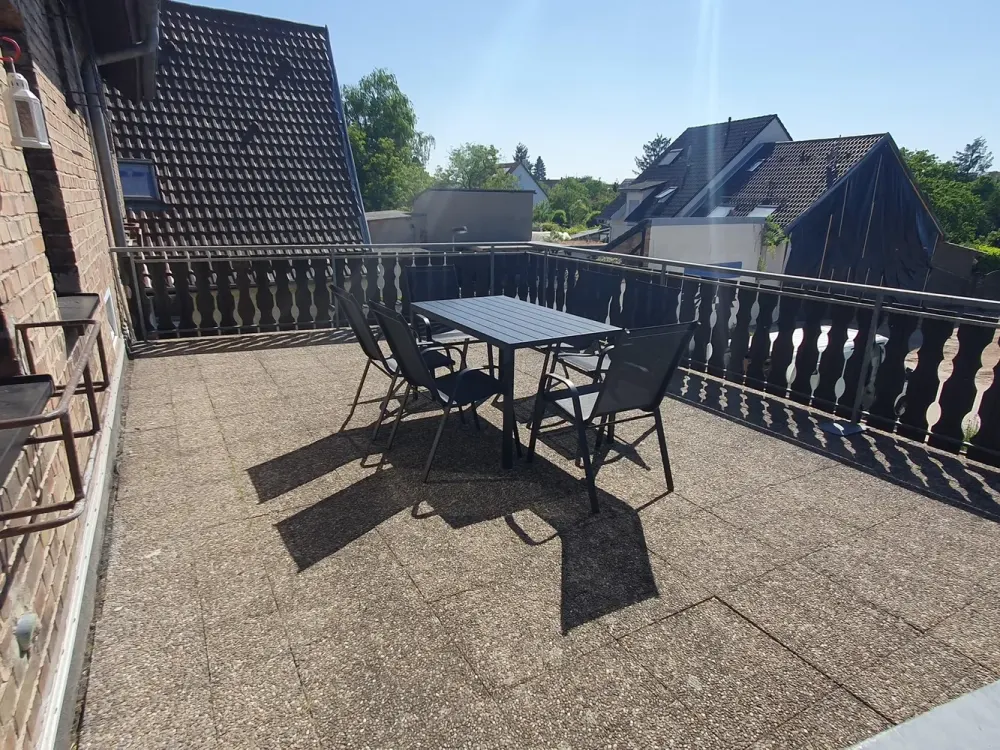 Dreamily Furnished 6-Room Apartment with 2 Bathrooms (Suitable for Shared Living)