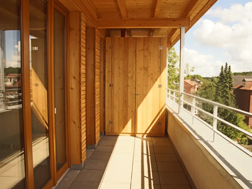 Münster-Mauritz: 2 rooms, kitchen, bathroom, hallway, storage room and roof terraces in east and west, fully renovated