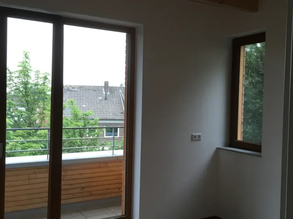 Münster-Mauritz: 2 rooms, kitchen, bathroom, hallway, storage room and roof terraces in east and west, fully renovated