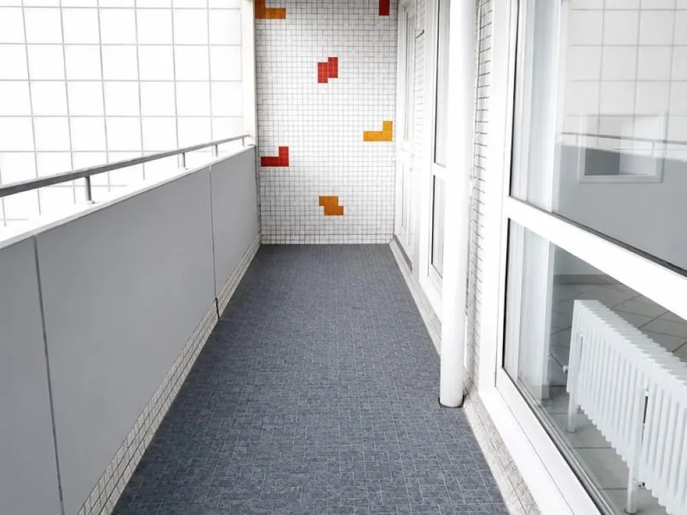110 m² Living Comfort: Bright, Renovated 4-Room Apartment with Balcony