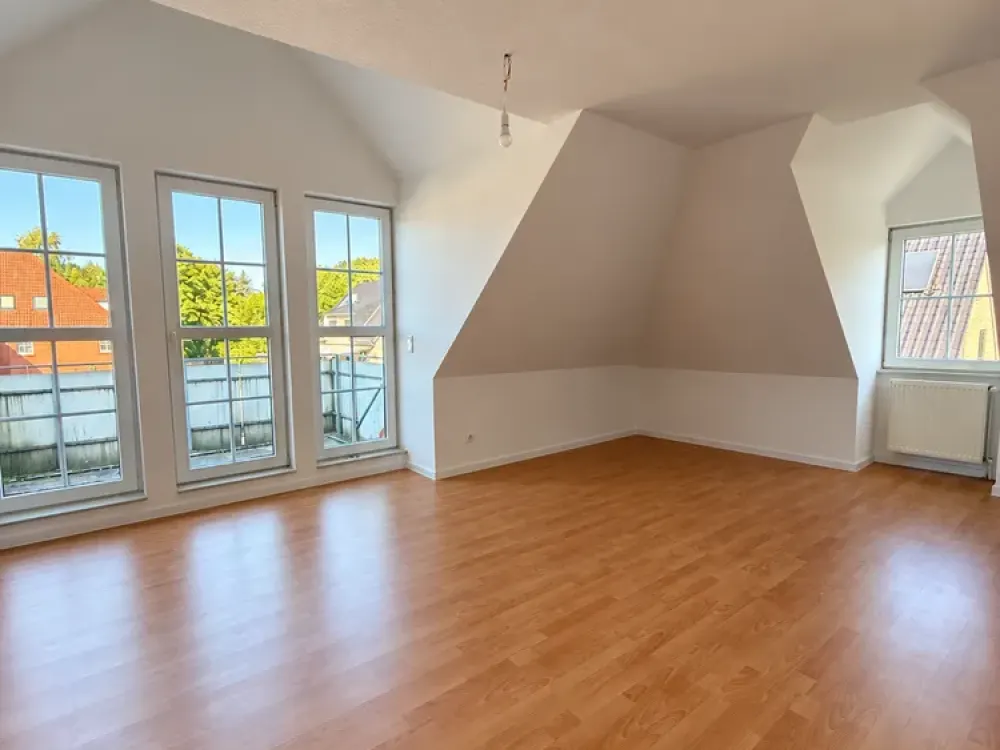 Gut geschnittene 2-Zimmer-Dachgeschosswohnung in ruhiger Lage