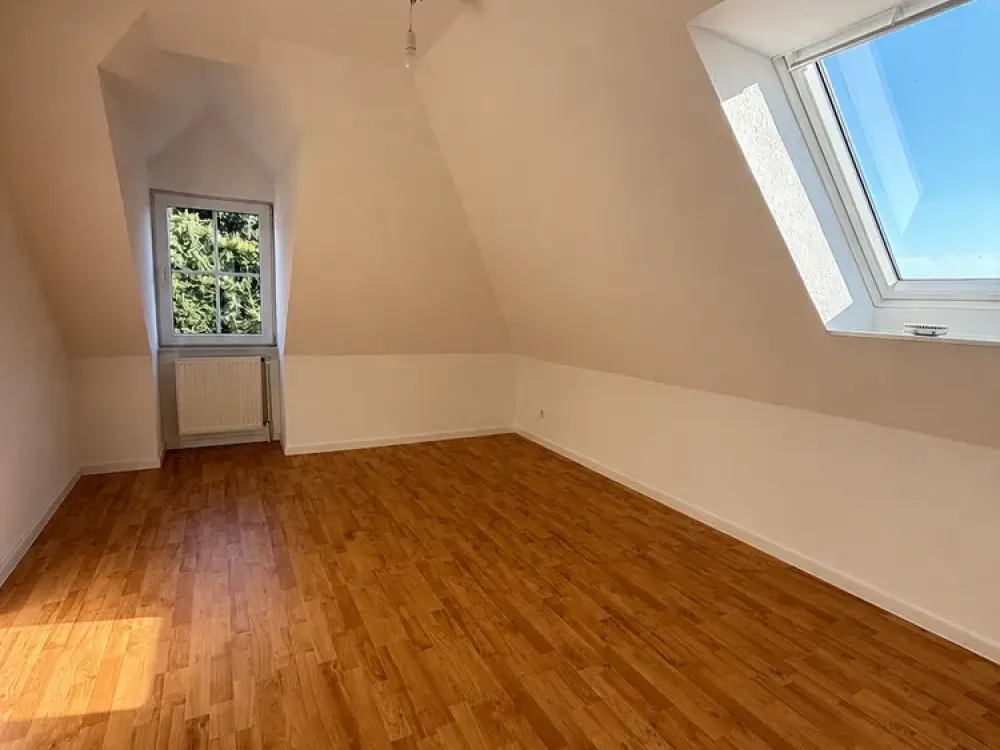 Gut geschnittene 2-Zimmer-Dachgeschosswohnung in ruhiger Lage