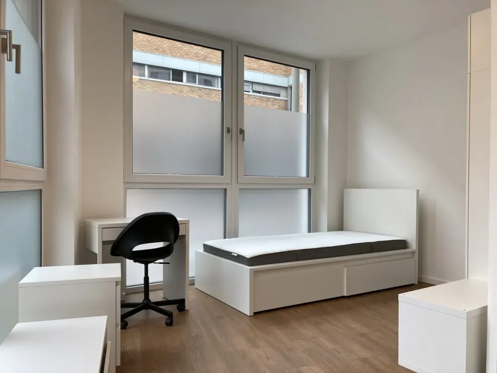 2 Months Rent-Free - Furnished 1-Room Apartment - Home Office Space - Prime Location - Including Parking Space