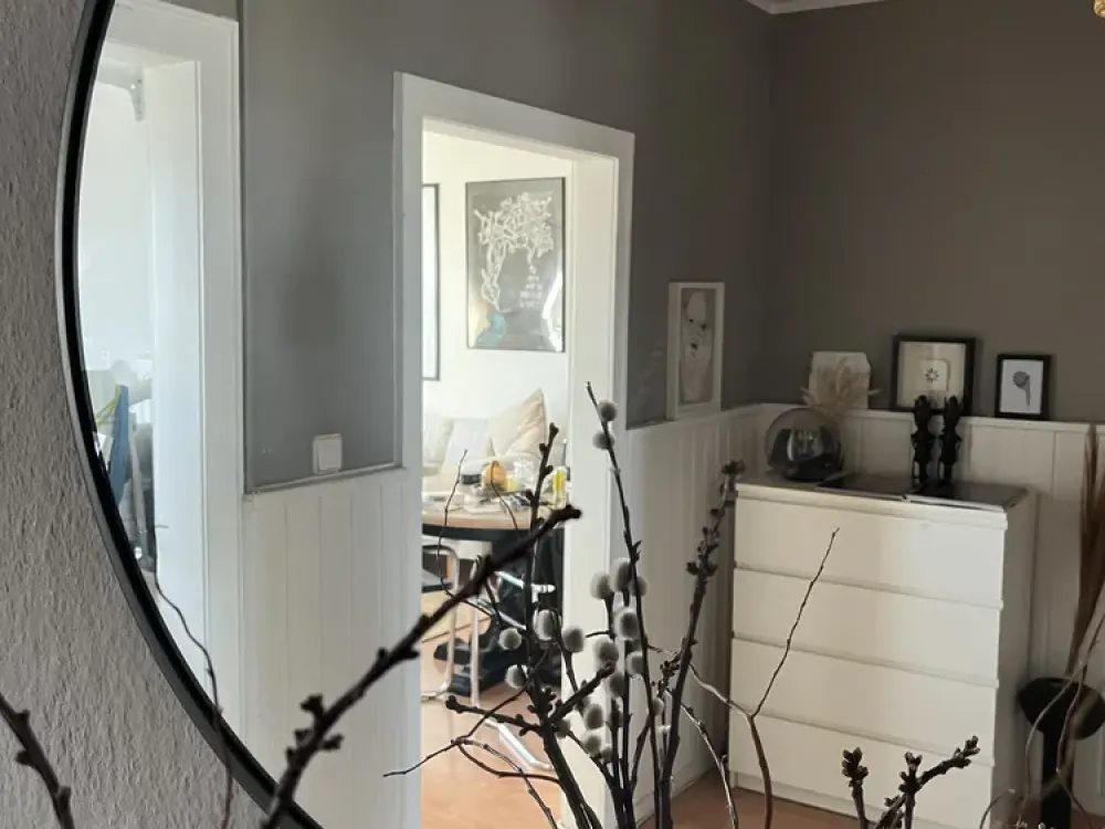 Zentrale, vollmöblierte 3,5-Zimmer-Wohnung mit Balkon