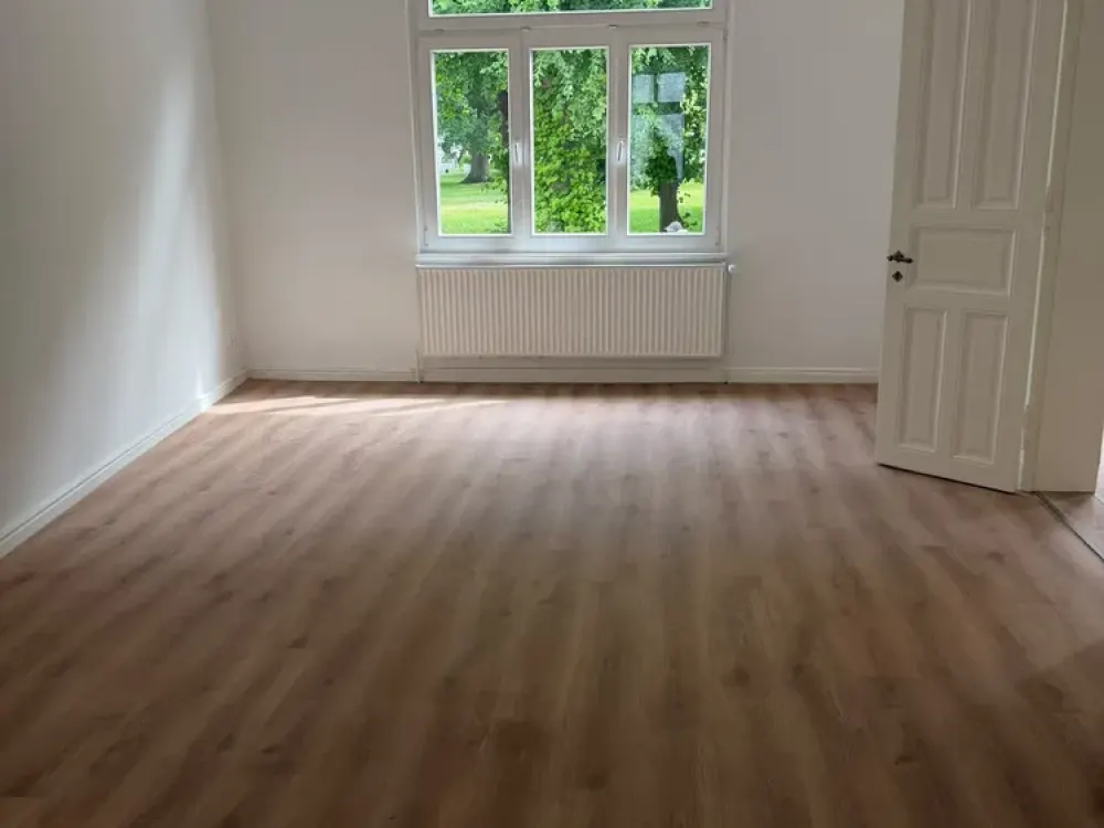 Plenty of Space in Bad Doberan: 4-Room Apartment with Shared Garden Use