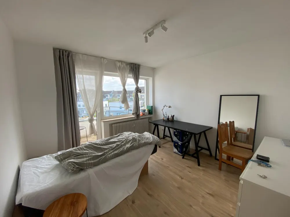 Looking for a New Tenant for Shared Flat Room with Balcony from 01 October