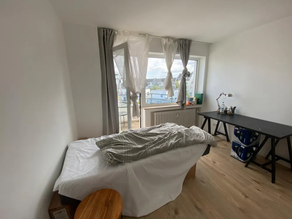 Looking for a New Tenant for Shared Flat Room with Balcony from 01 October