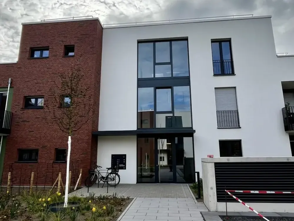 Exclusive 3-Room Penthouse with Two Spacious Roof Terraces