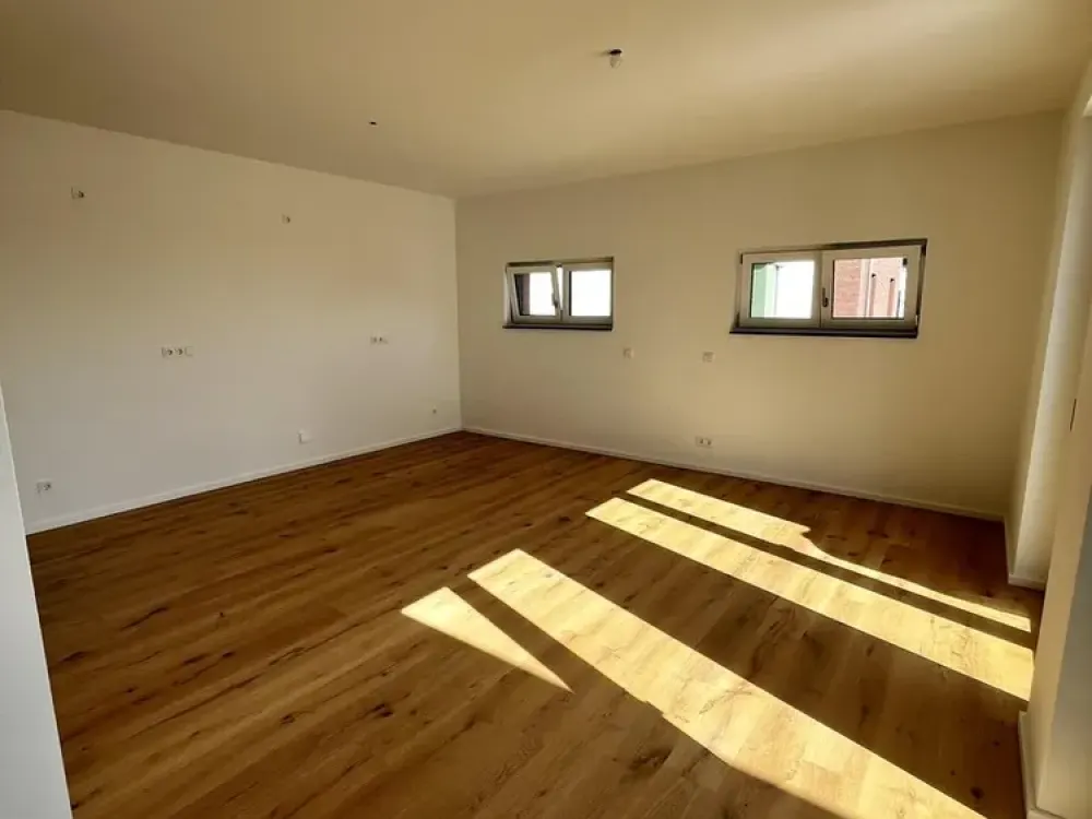 Exclusive 3-Room Penthouse with Two Spacious Roof Terraces