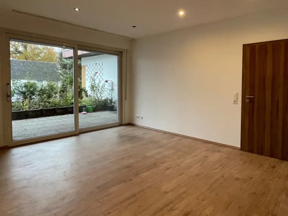 Ground floor apartment with private garden for rent!