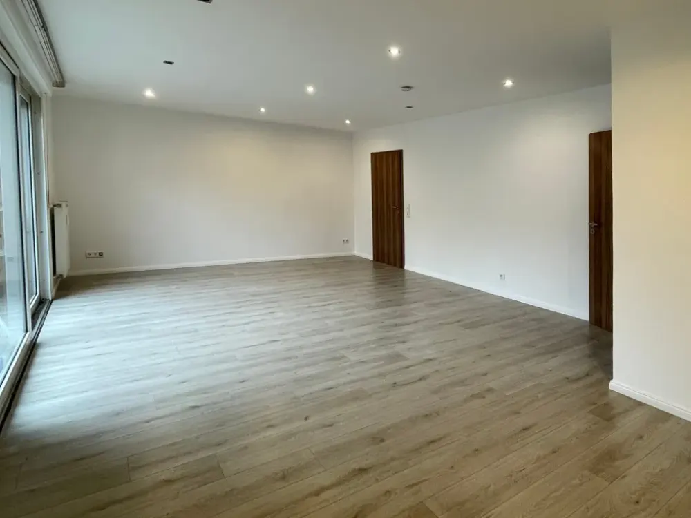 Ground floor apartment with private garden for rent!