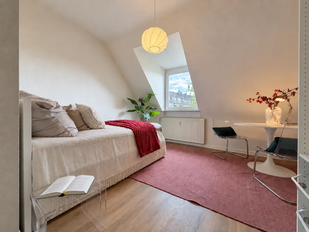 Discover Your New Home: Renovated & Furnished Shared Room in Ehrenfeld
