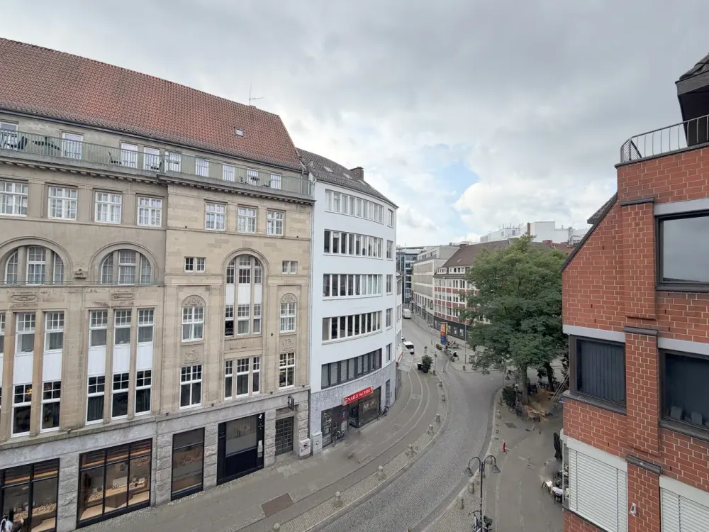 Second Occupancy After Renovation! Modern 2-Room Apartment (4th Floor) In the Heart of Bremen City