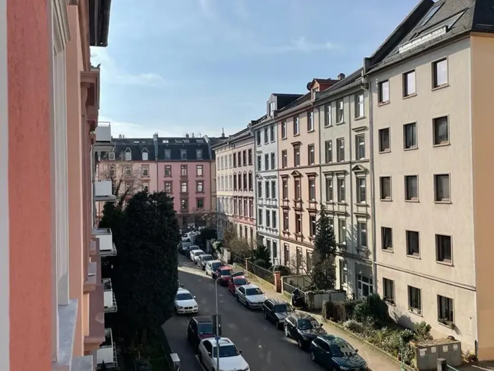 Charming 4-Room Old Building Apartment in Sachsenhausen-Nord