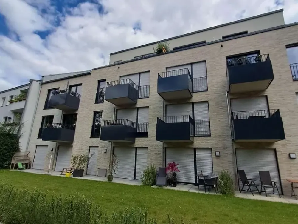 New Formation of a 3-Person Shared Flat? 4-Room Apartment with Garden!