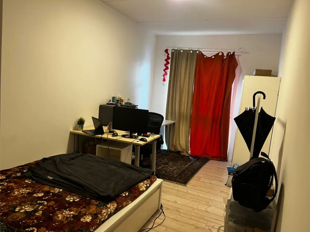 Shared flat only for students