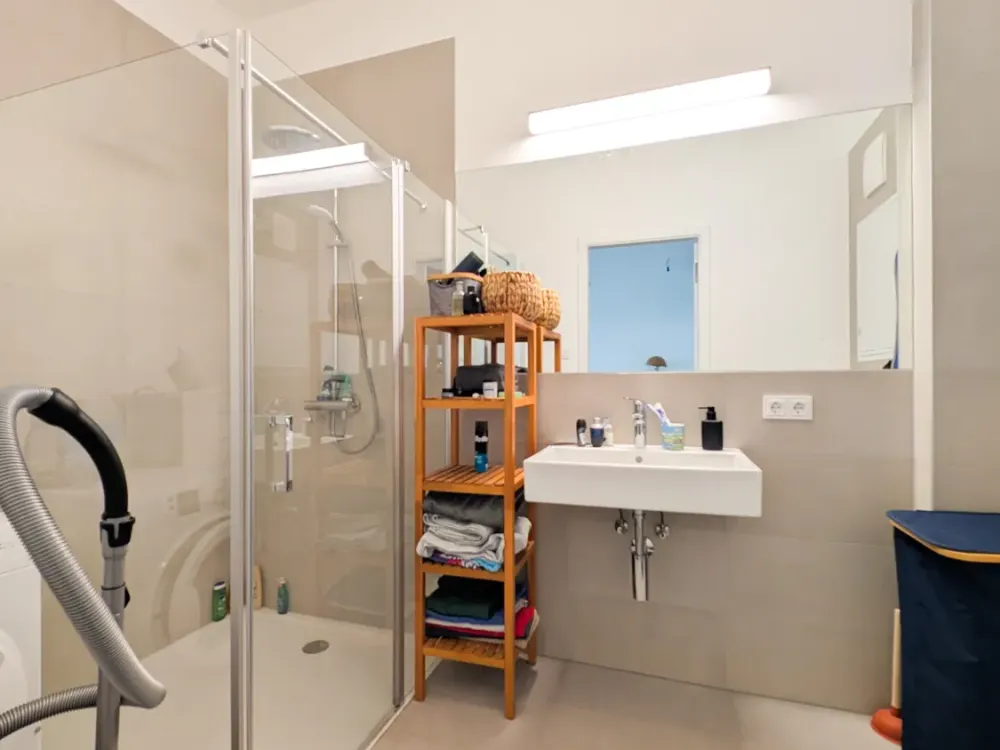 Neubau - 2-Zimmer-Wohnung mit Einbauküche und Loggia