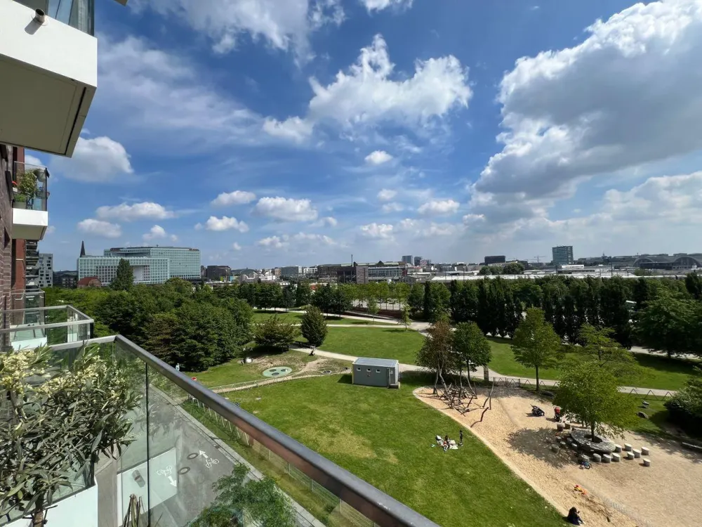 Bright, Fully Furnished 2-Room Apartment with Park View