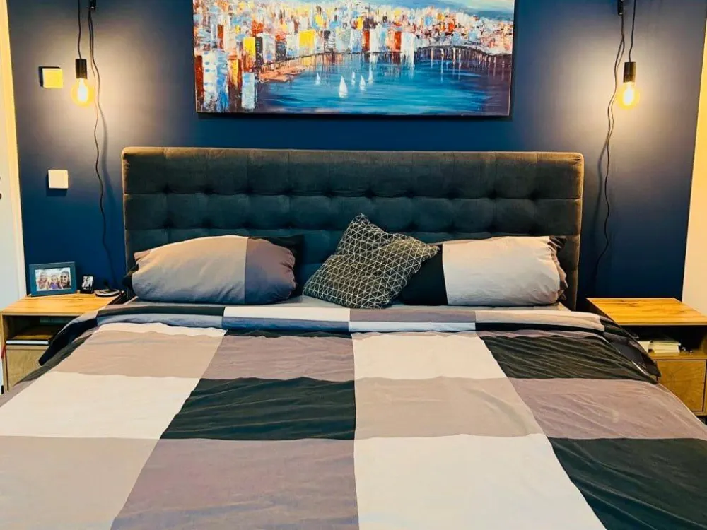 Bright, Fully Furnished 2-Room Apartment with Park View