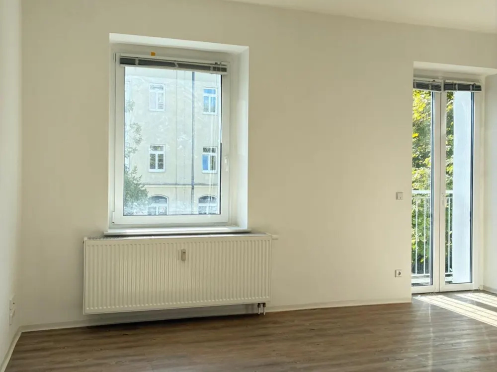 Einzimmer-Apartment mit Balkon und Einbauküche in Dresden, Bärensteiner Str.