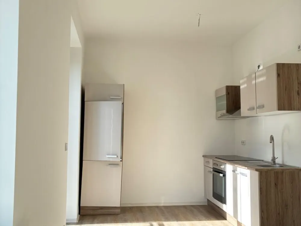 Einzimmer-Apartment mit Balkon und Einbauküche in Dresden, Bärensteiner Str.