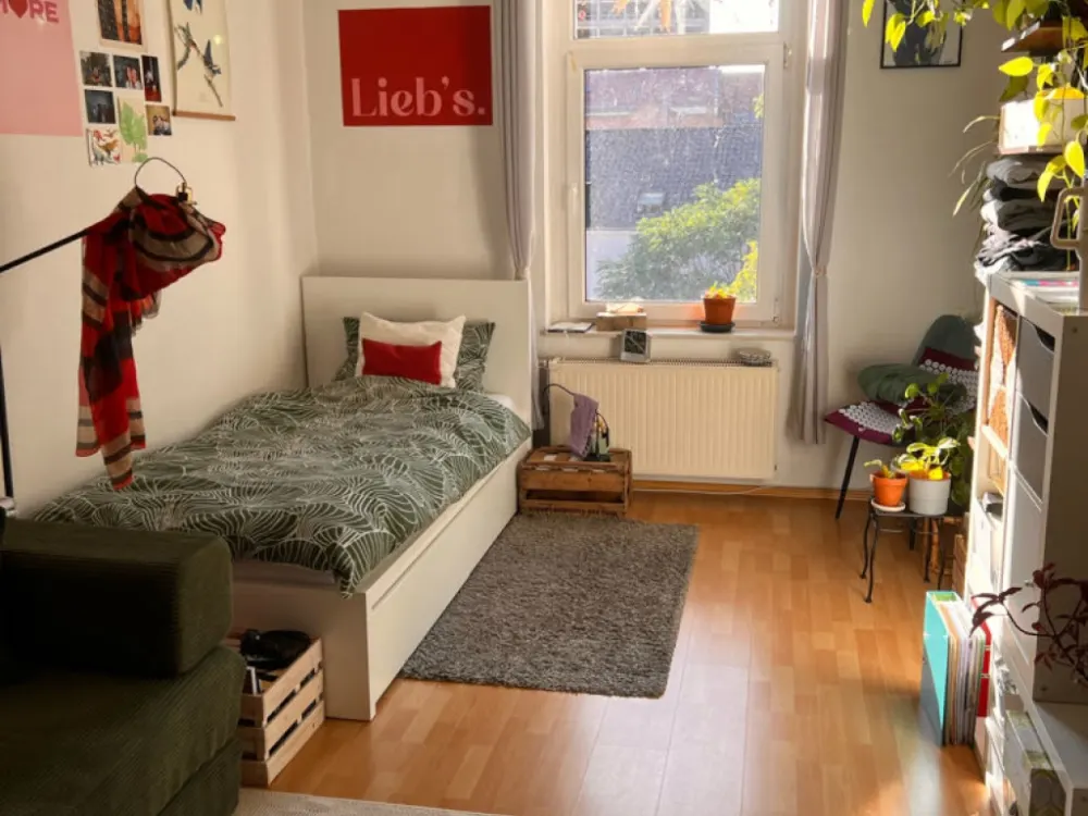 Cozy Room in Girls' Shared Flat