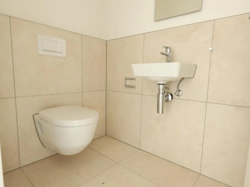 Exclusive 4 Room Apartment in a Quiet Residential Area, Space for the Whole Family...