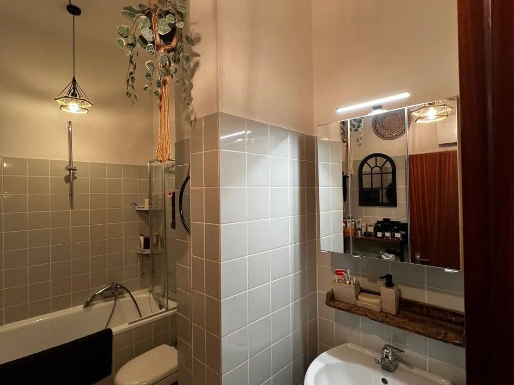 2-Room Attic Apartment in Central Location for Rent