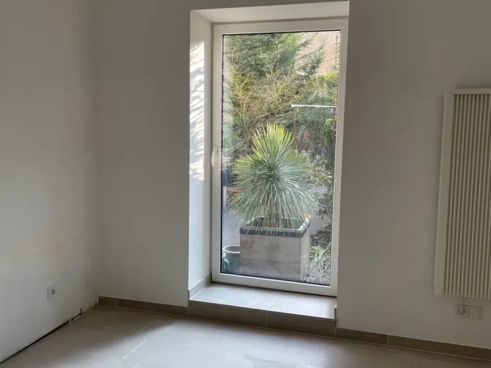 In Düsseldorf: Sanierte Wohnung mit 2 Zimmern und Terrasse