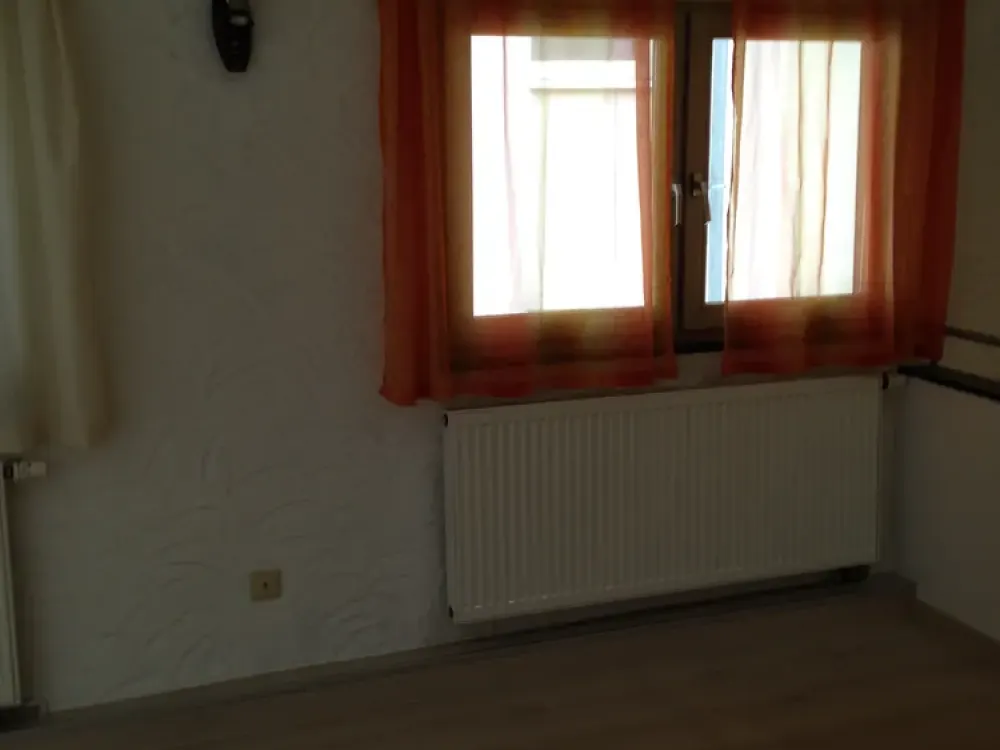 Schönes kleines Haus sucht zum 01.12.26 eine Person