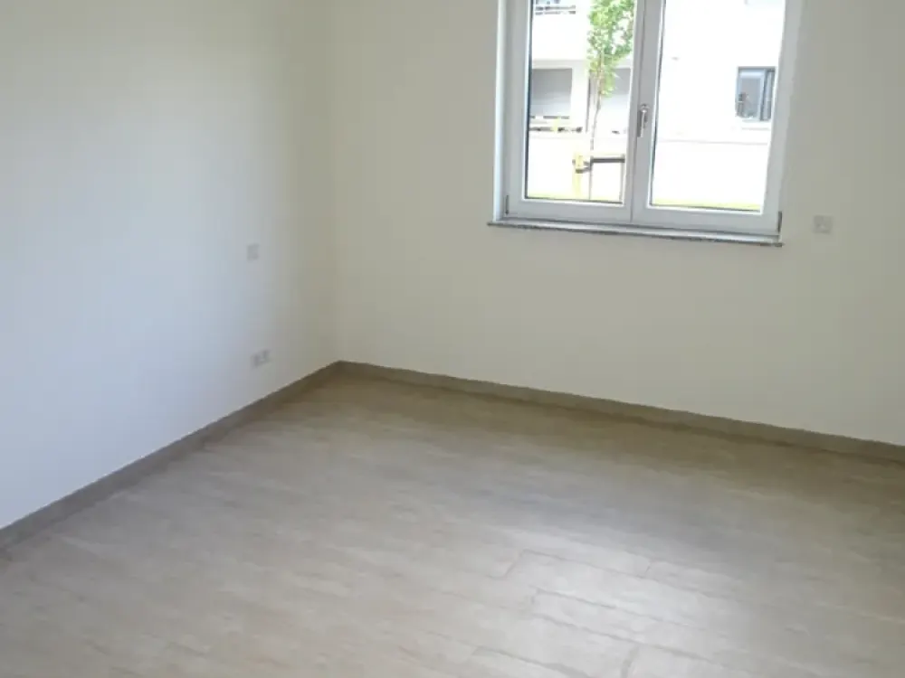 2 Bathrooms, 2 Balconies: Family Apartment in Striesen *** Built-in Kitchen Possible ***