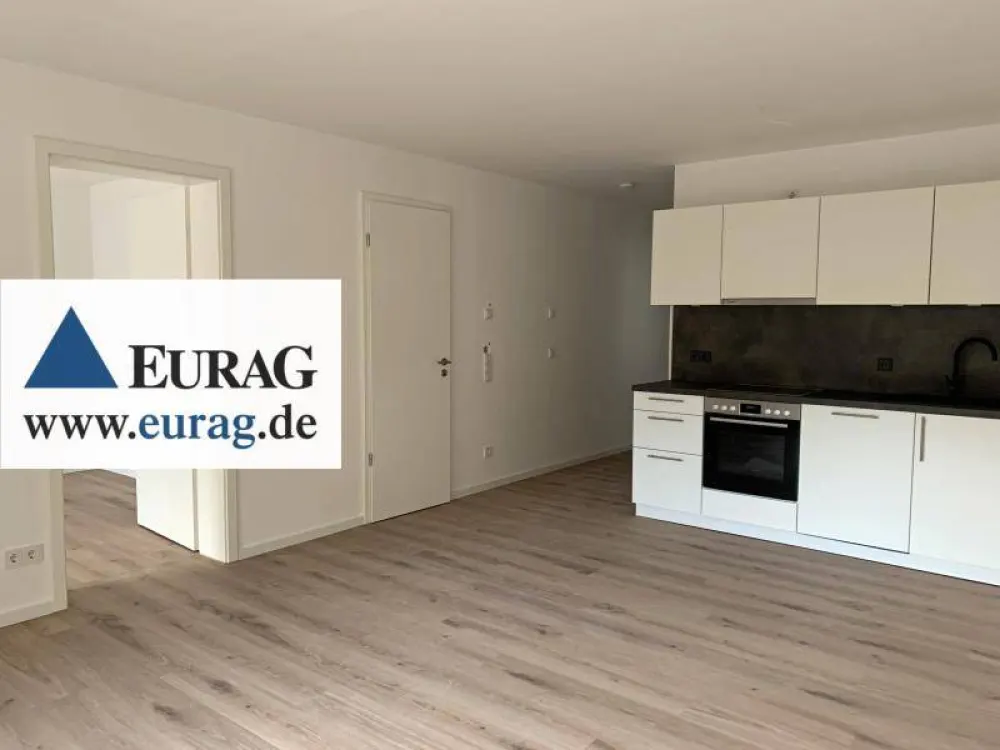 N-Schweinau: أول سكن! شقة عصرية وجذابة مكونة من 3 غرف (الطابق الأول) مع مطبخ مجهز، شرفة، مصعد + موقف سيارات تحت الأرض