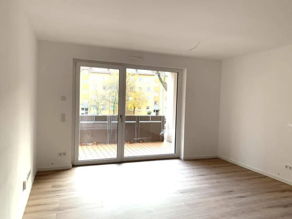 N-Schweinau: أول سكن! شقة عصرية وجذابة مكونة من 3 غرف (الطابق الأول) مع مطبخ مجهز، شرفة، مصعد + موقف سيارات تحت الأرض