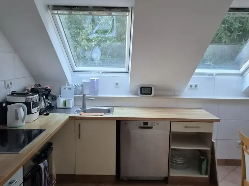 Small bright 2-room attic apartment in Ludenberg-Gerresheim