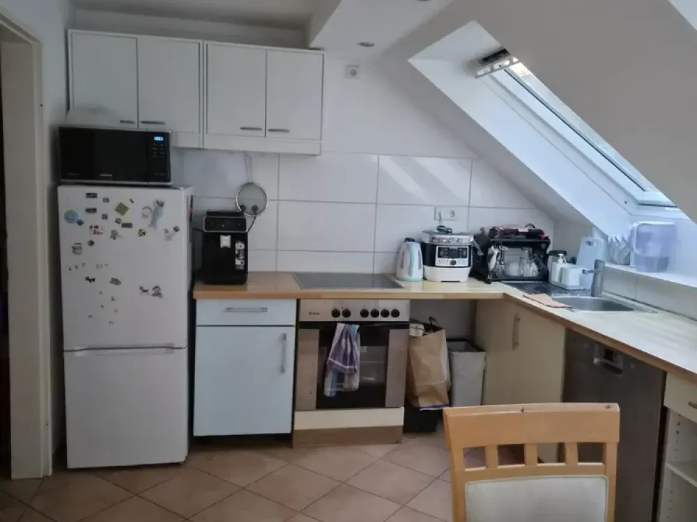 Small bright 2-room attic apartment in Ludenberg-Gerresheim