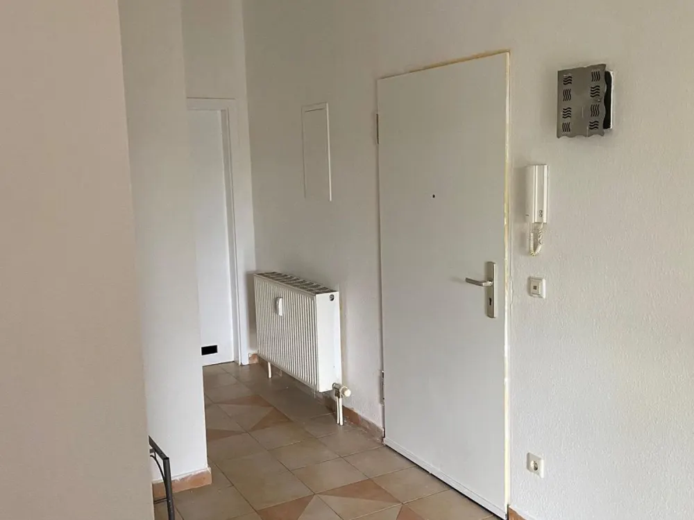 New Tenant Wanted for Beautiful 4-Room Apartment