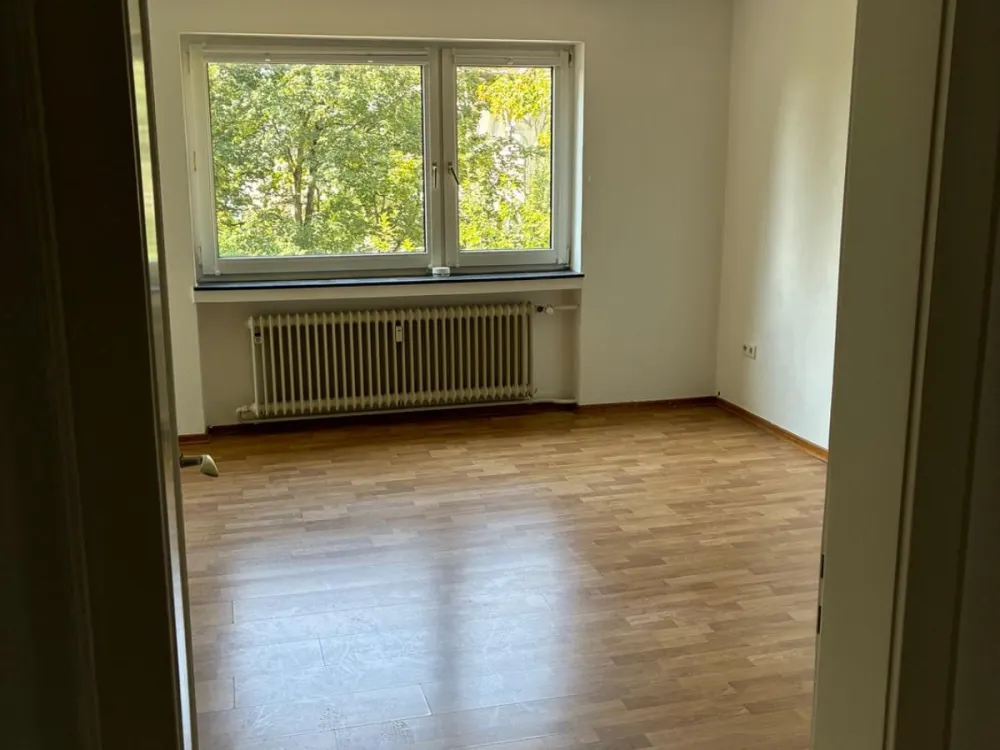 Freundliche, zentrale Wohnung (3ZKBB) im Vorderen Westen/KS