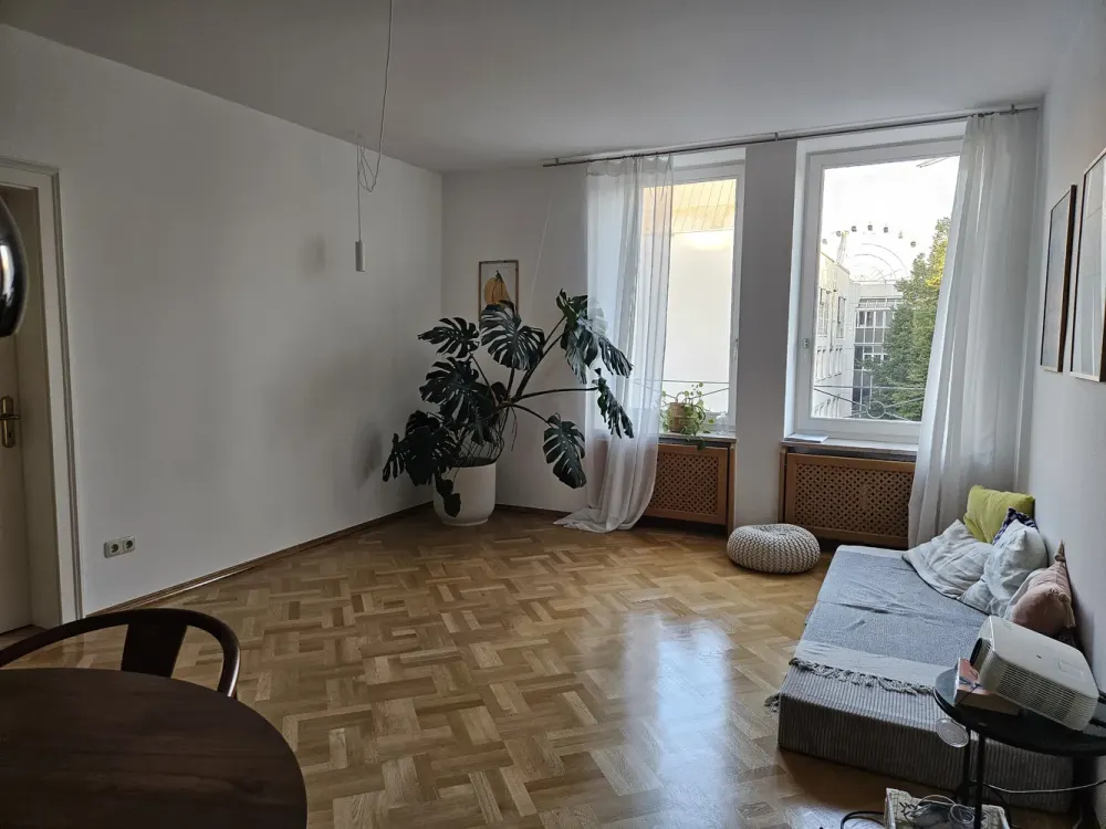 3-Room Apartment with Balcony in Haidhausen