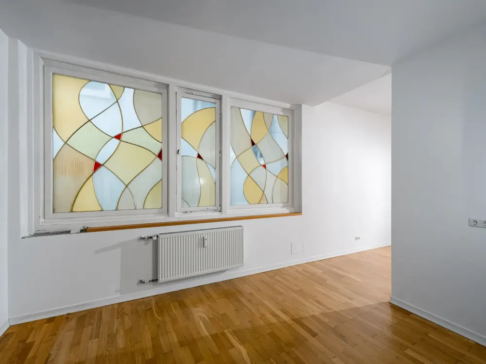 Directly from the Owner: Stylish, Bright Old Building with Charm and Comfort