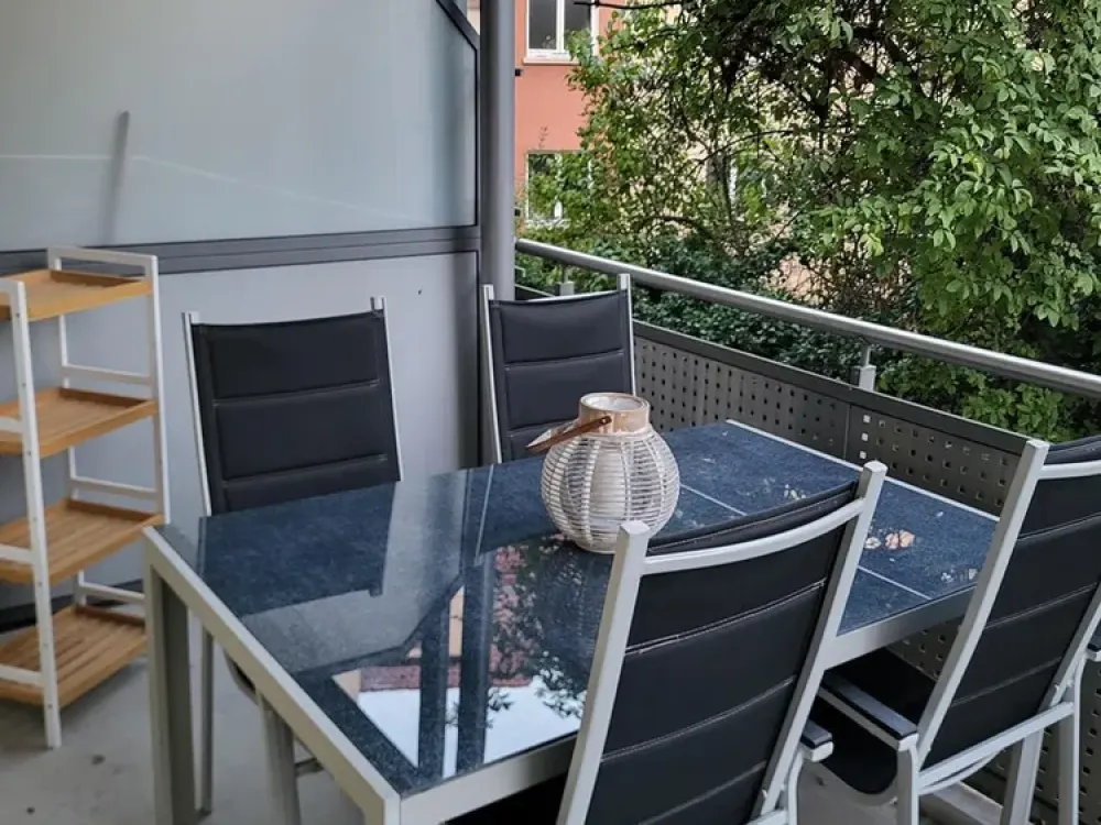 Fully furnished 2.5-room apartment with balcony and fitted kitchen in S-West
