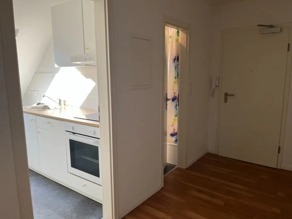 Helle, moderne 2 ZKB Wohnung im DG mit Einbauküche in Hannover Hainholz!