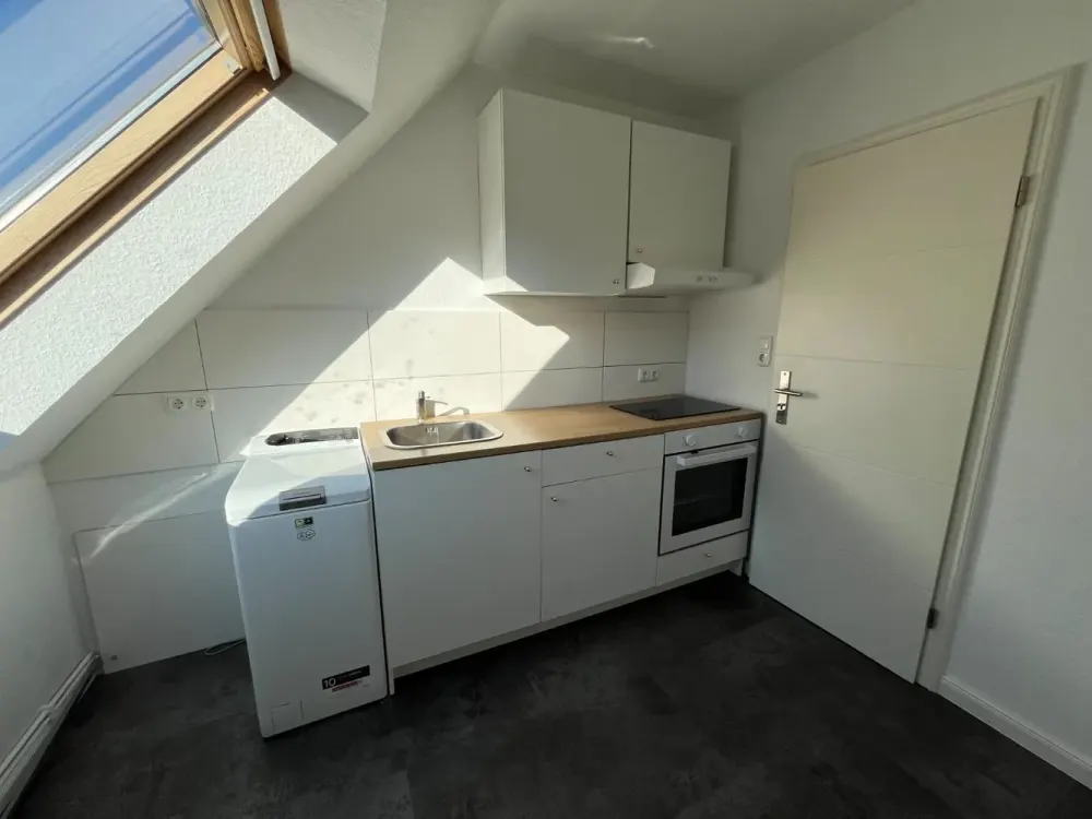 Helle, moderne 2 ZKB Wohnung im DG mit Einbauküche in Hannover Hainholz!