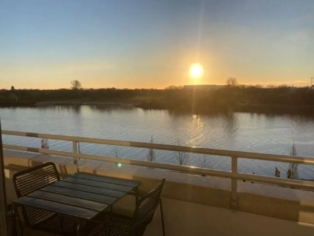 Living at the Highest Level, Penthouse, Direct Waterfront, 3 Rooms, Überseestadt