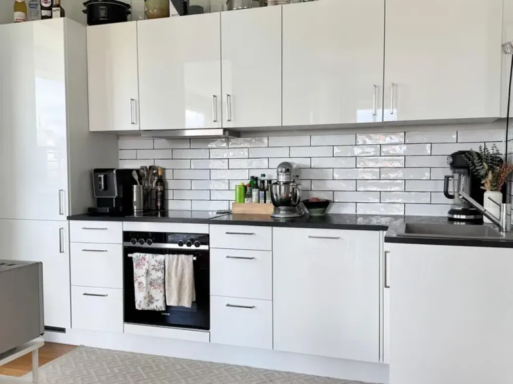 Dreamy 3-Room Apartment with Fitted Kitchen & Loggia in Allach (Near MAN/MTU)