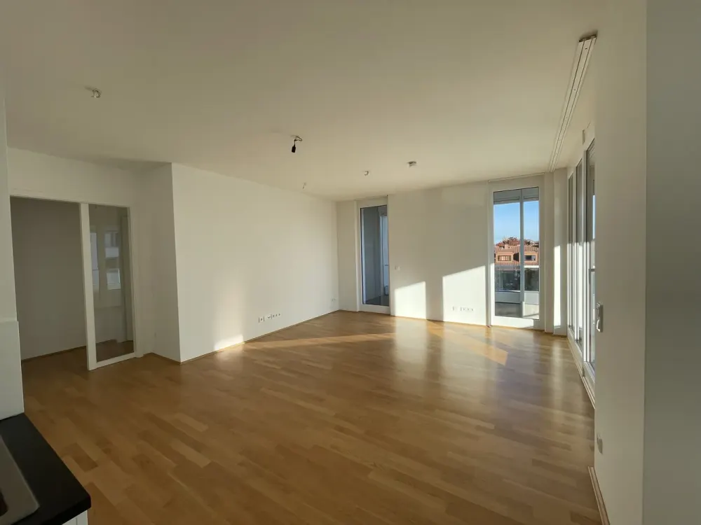 Dreamy 3-Room Apartment with Fitted Kitchen & Loggia in Allach (Near MAN/MTU)