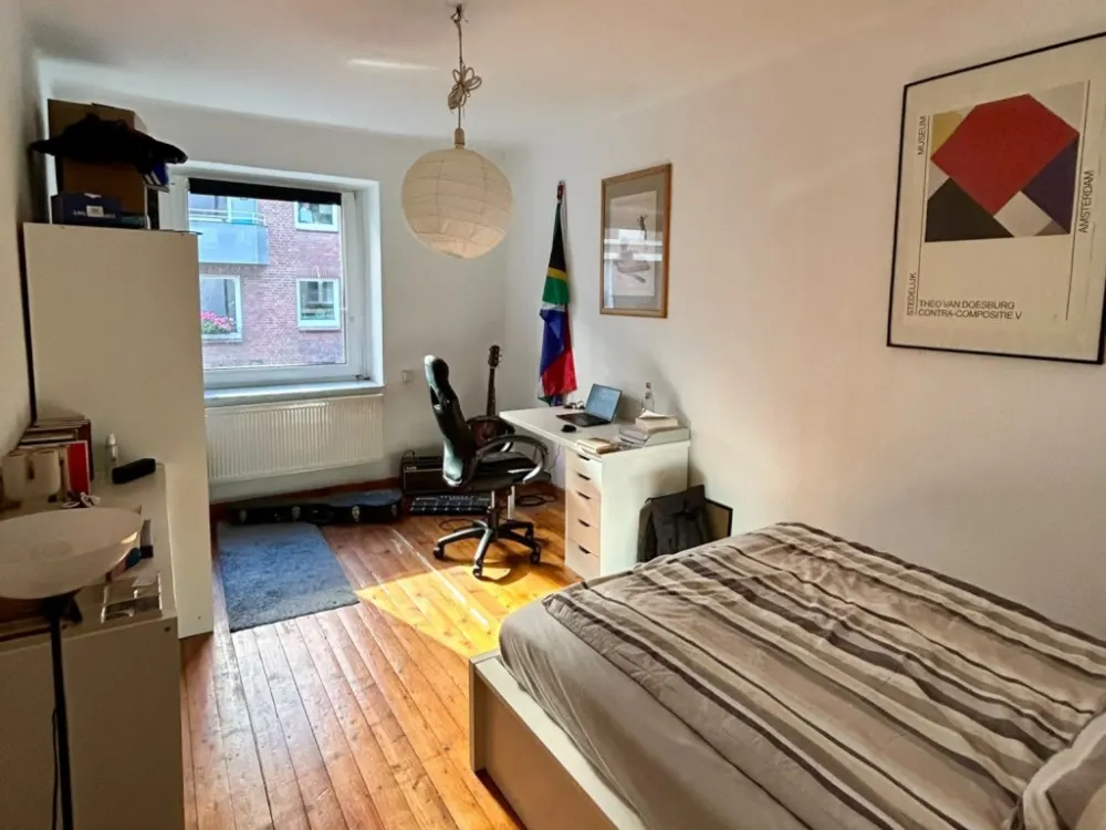 Shared Room in the Beautiful Kreuzviertel REQUEST STOP