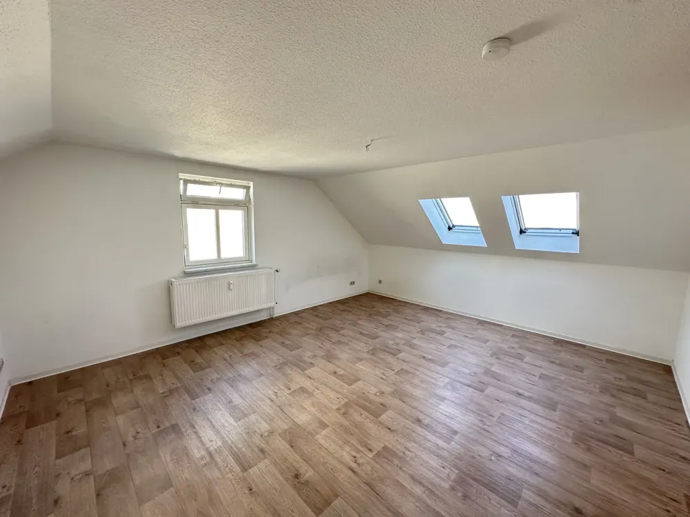 1.5-Room Apartment with Large Kitchen and Modern Bathroom